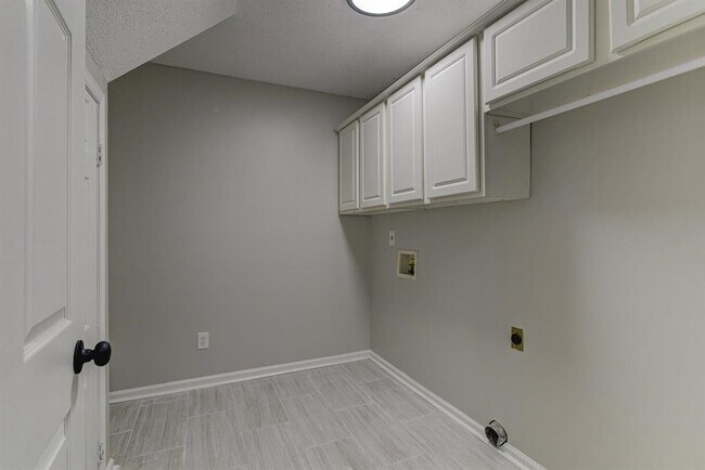 Building Photo - 8952 Vorlich Cove