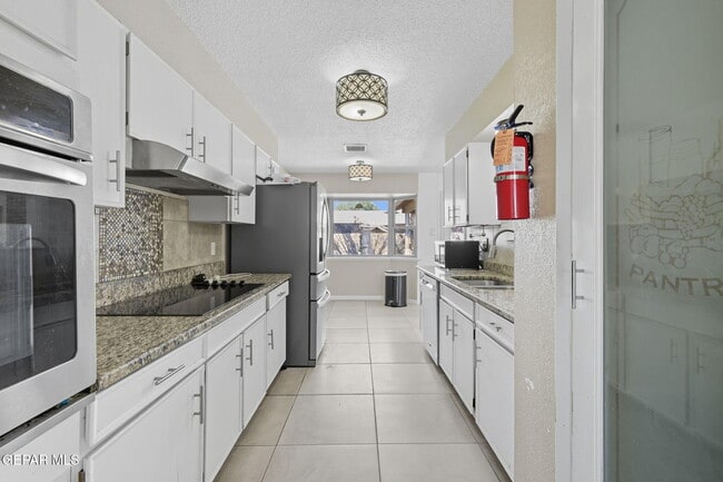 Building Photo - 8405 Whitus Dr