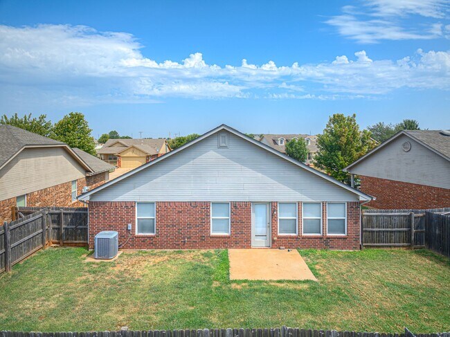 Building Photo - 2816 NW 187th Terrace