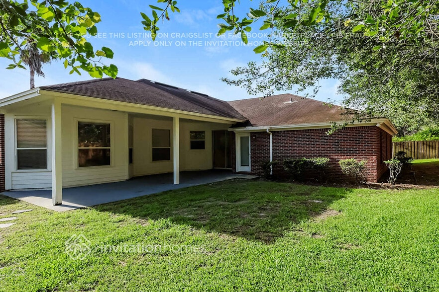 Building Photo - 11836 Lake Fern Dr