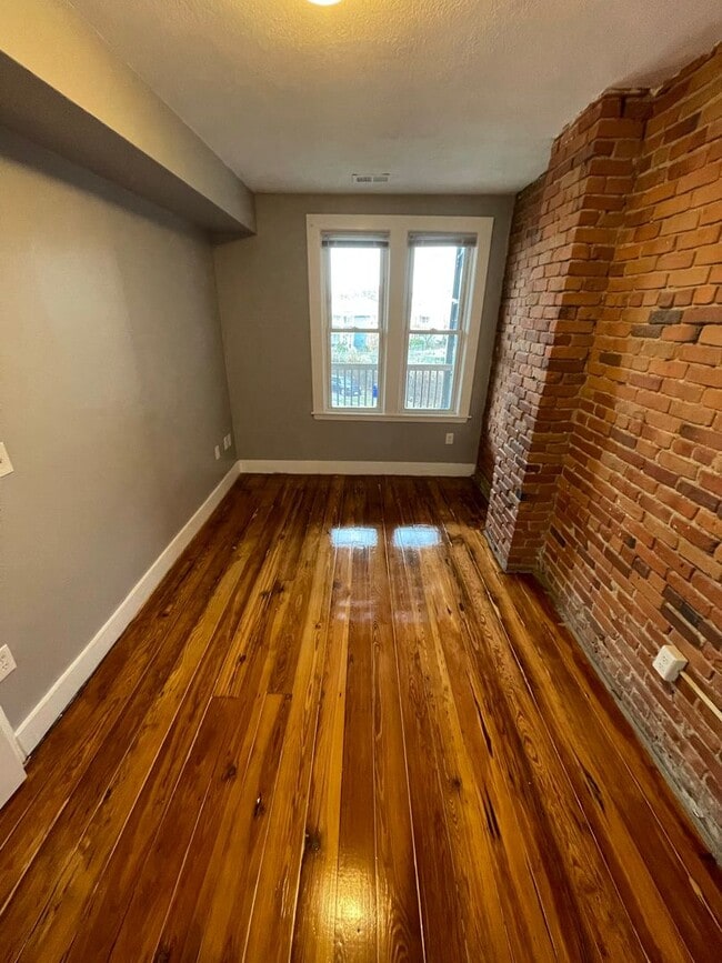 Building Photo - 1277mas