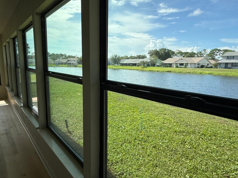 Building Photo - 84 Lake Fairgreen Cir