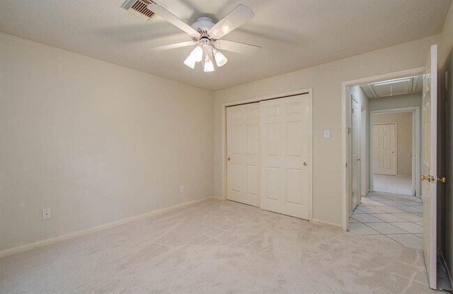 Building Photo - 16839 Willow Bend Ct