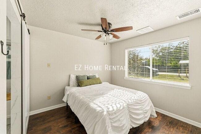 Building Photo - 24527 Appian Ridge