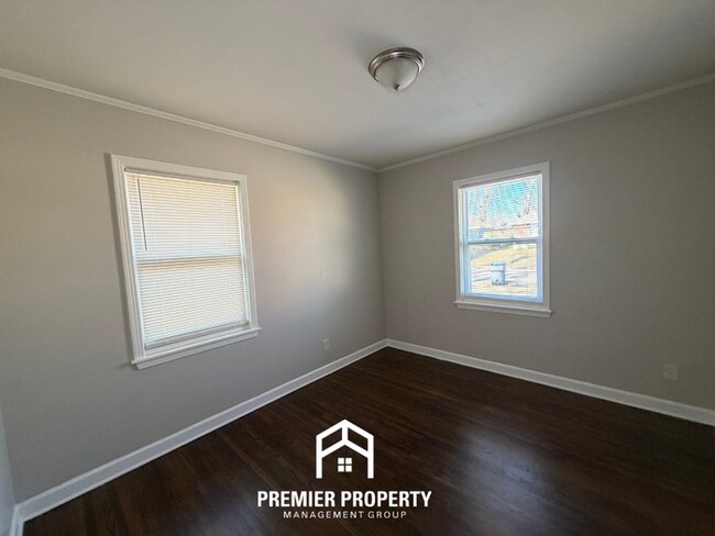 Building Photo - Spacious 3BR Memphis Home w/ Hardwood Floors, Open Kitchen & Fenced Yard