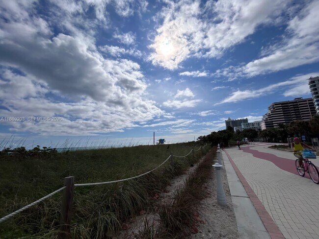 Building Photo - 5880 Collins Ave