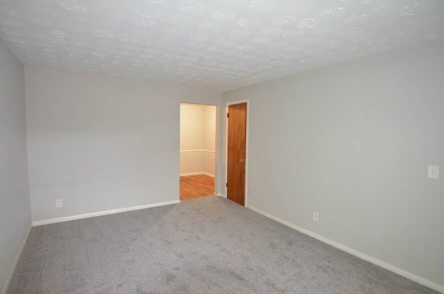 Building Photo - 6420 Fairhurst Ave