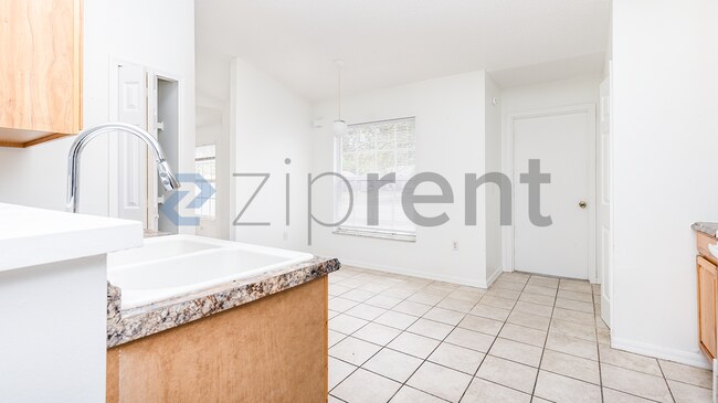 Building Photo - 2750 Gramercy Dr