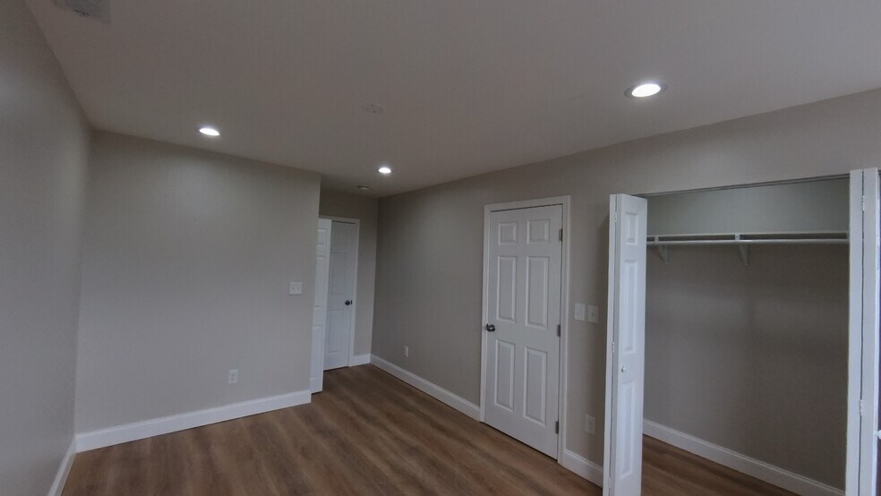 Bedroom - 4646 York Rd