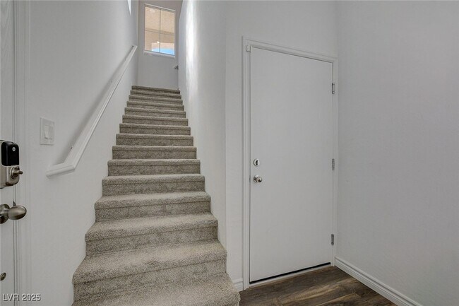 Building Photo - 206 Callen Falls Ave