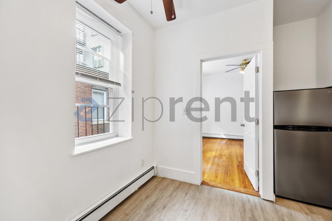 Building Photo - Unit 3
