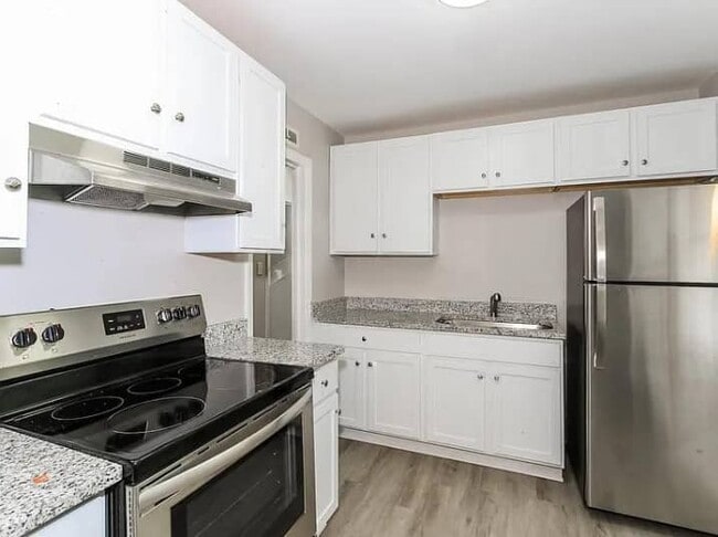 Building Photo - 2451 Juniper Dr