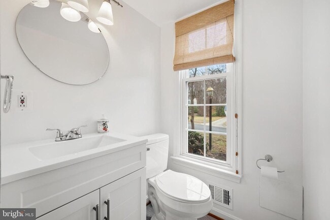 Building Photo - 13625 Middlevale Ln