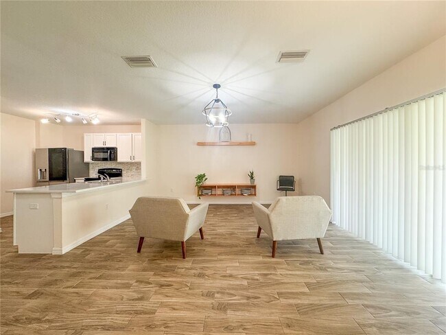 Building Photo - 12823 Buffalo Run Dr