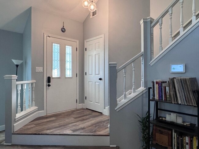 Building Photo - 315 Parkwood Pl