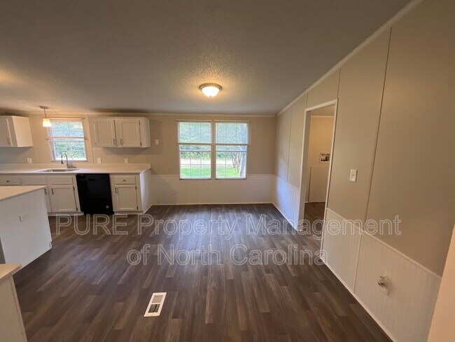 Building Photo - 318 Rankin Hill Rd