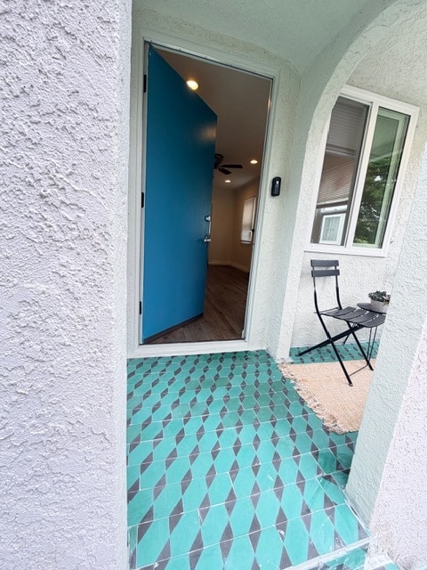 Porch - 2840 S Mansfield Ave