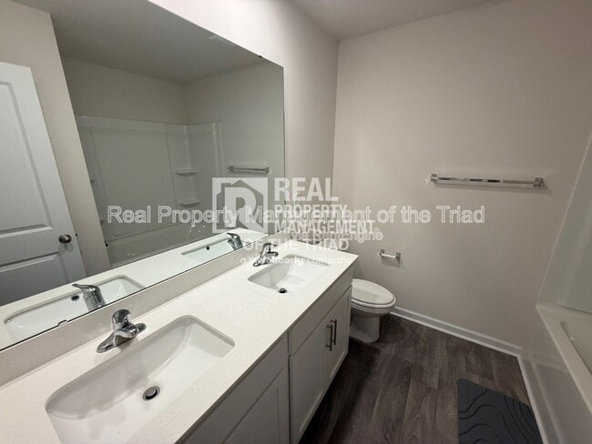 Building Photo - 407 Gulliver Ct