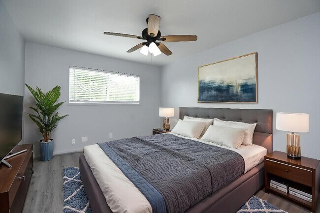 Building Photo - 5202 Arboles Dr