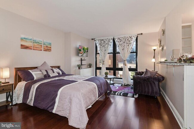 Building Photo - 1260 21st St NW