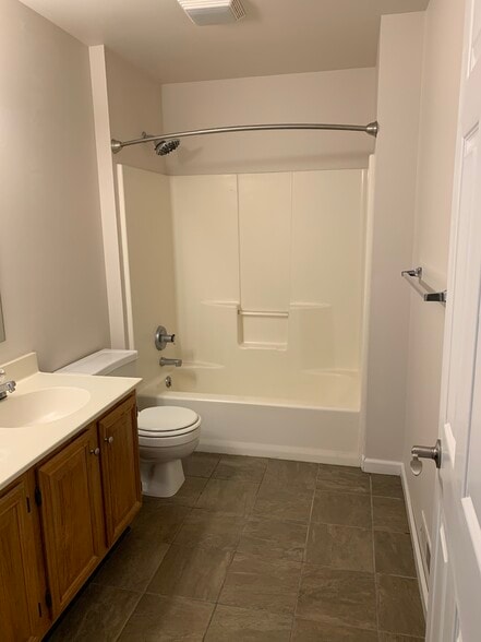 Building Photo - 158 Melrose Ln