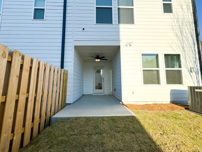 Building Photo - 3217 Bateman Drive SE