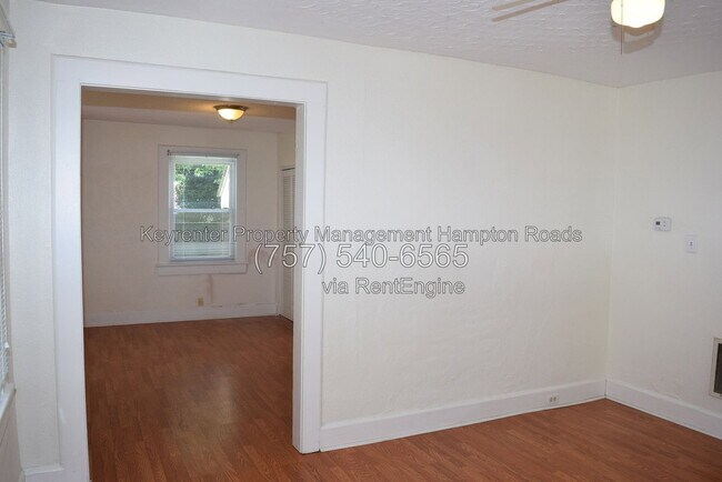Building Photo - 857 W 41st St