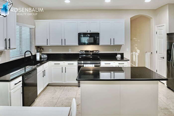 Building Photo - 14951 N 145th Ave