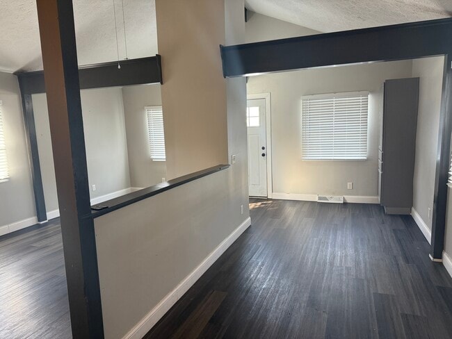 Building Photo - 120 Lakeview Blvd