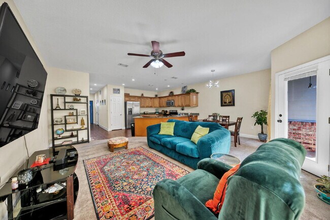 Building Photo - 511 Arbor Lake Dr