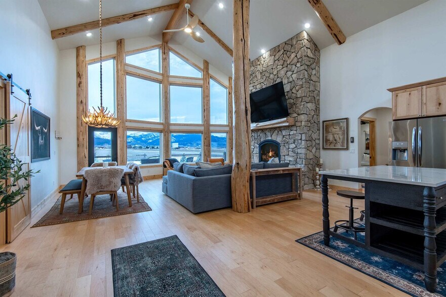 Building Photo - 4535 Roxanne St