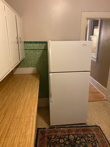 Kitchen Includes Stove & Fridge - 712 Poplar St