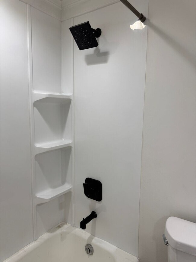 Building Photo - 408 3rd Ave NW