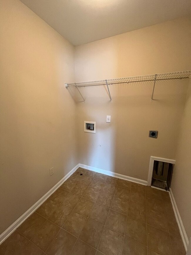 Building Photo - 4 Bedroom home in Arbor Walk