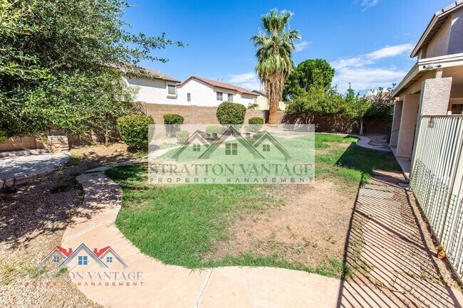 Building Photo - 960 E Constitution Dr