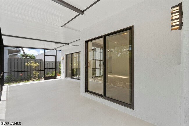 Building Photo - 879 Meadowland Dr