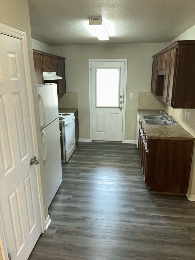 Building Photo - 370 Nolan Ridge Dr