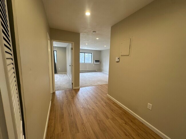 Building Photo - 67 Milliken Ave