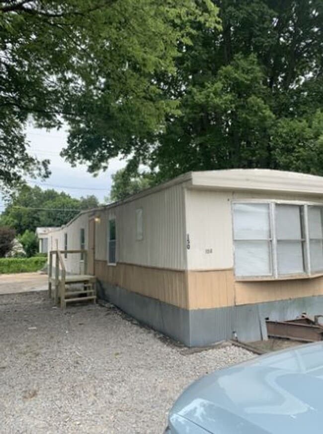 Building Photo - Renovated 2-Bed, 1-Bath Mobile Home