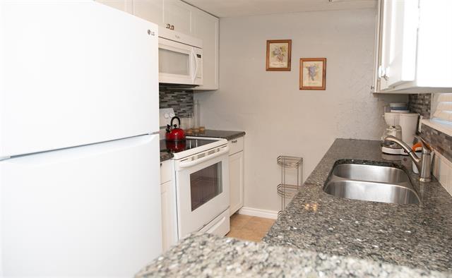 Building Photo - 5881 Preston View Blvd