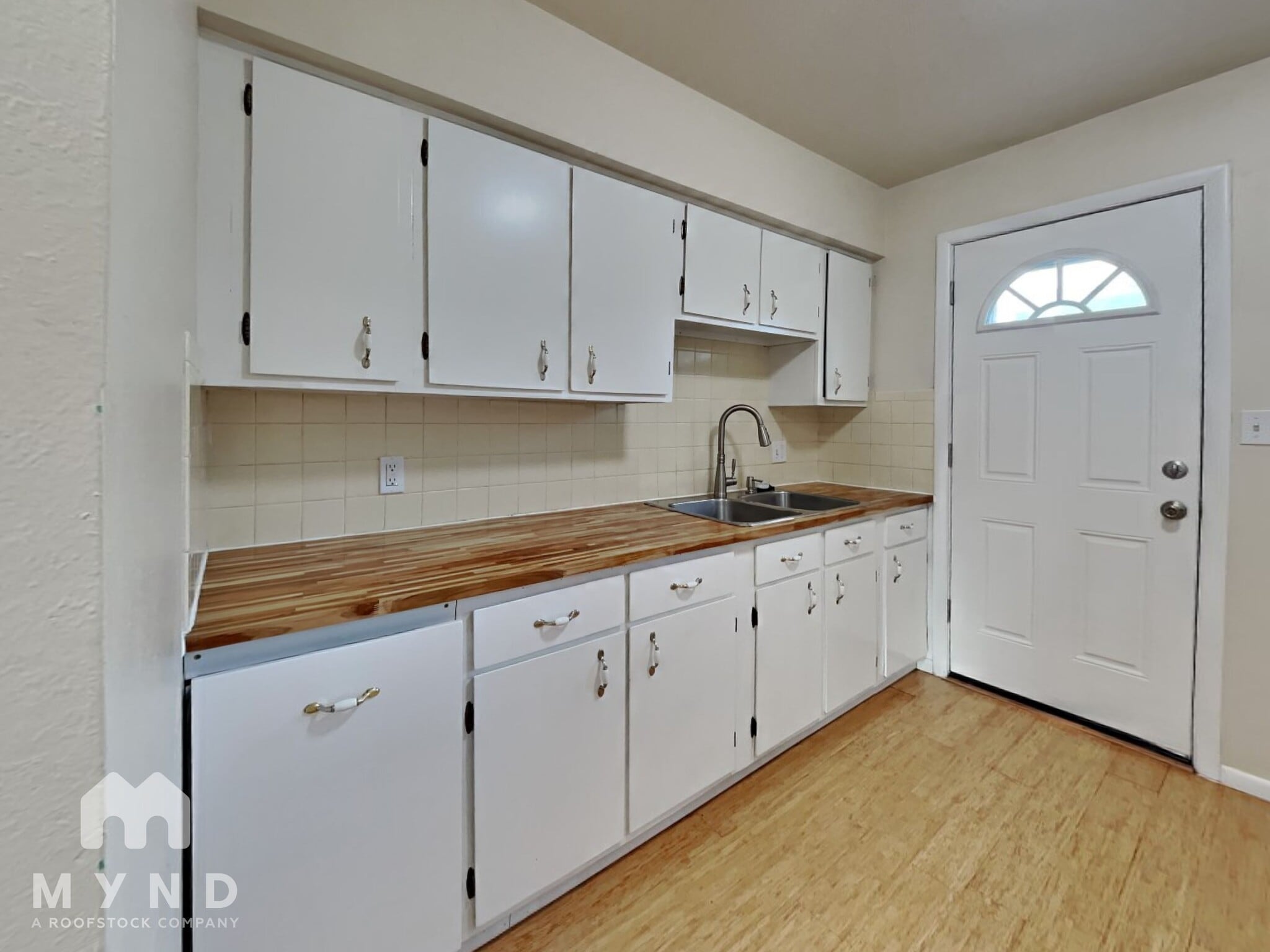 Building Photo - 5390 King Ct