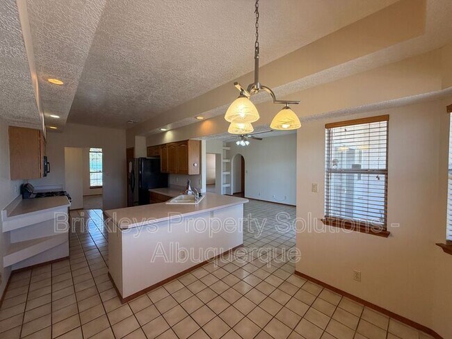 Building Photo - 7281 Spruce Mountain Loop NE