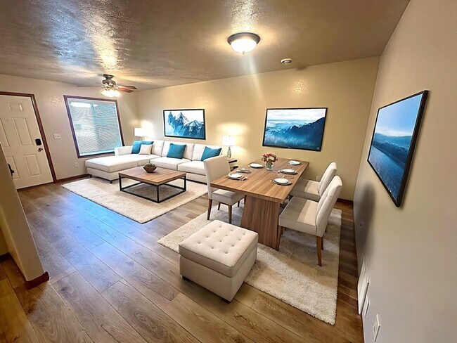 Building Photo - Spacious & Convenient Walk-In Level Townhome in Brandon - 2 BD 1 BA unit!