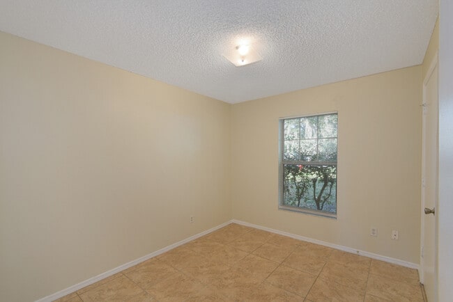 Building Photo - 208 Tuscanooga Rd