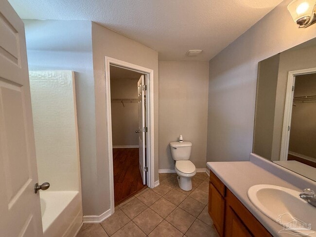 Building Photo - 5919 Bilek Dr