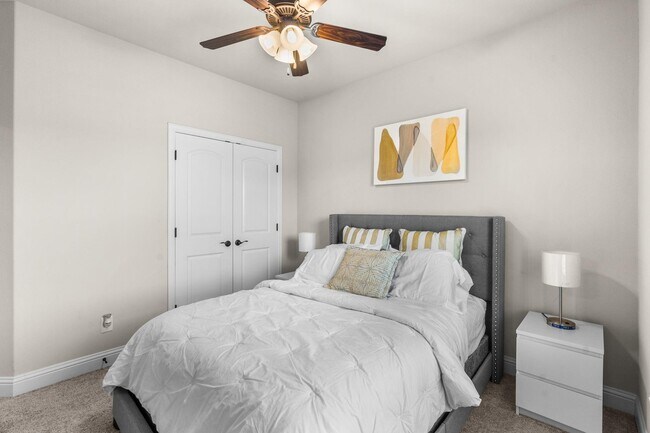 Building Photo - 1225 Pebblebrook Ln