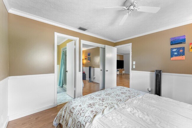 Building Photo - 8000 Lagos De Campo Blvd