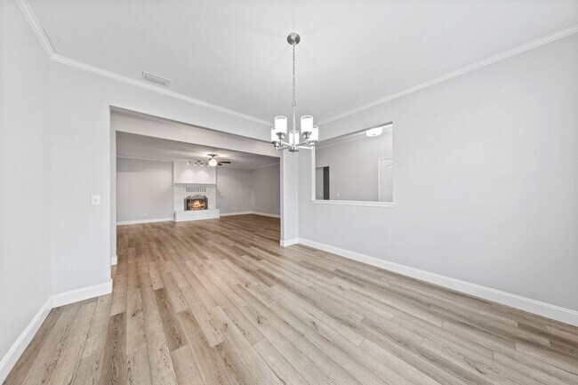 Building Photo - Spacious 4 Bedroom in Bluewater Bay w/ Large POOL!!