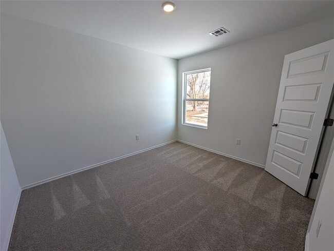 Building Photo - 3301 Little Creek Dr