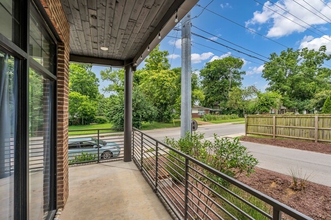 Building Photo - 1403 Martin St